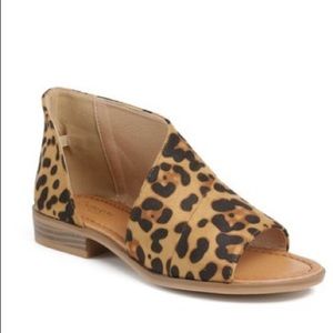 CATHERINE MALANDRINO cutout leopard sandal 9!